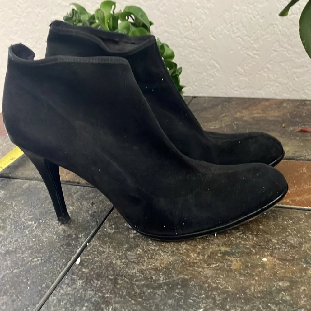Black suede high heel booties size 10 leather‎ soles made in Italy
